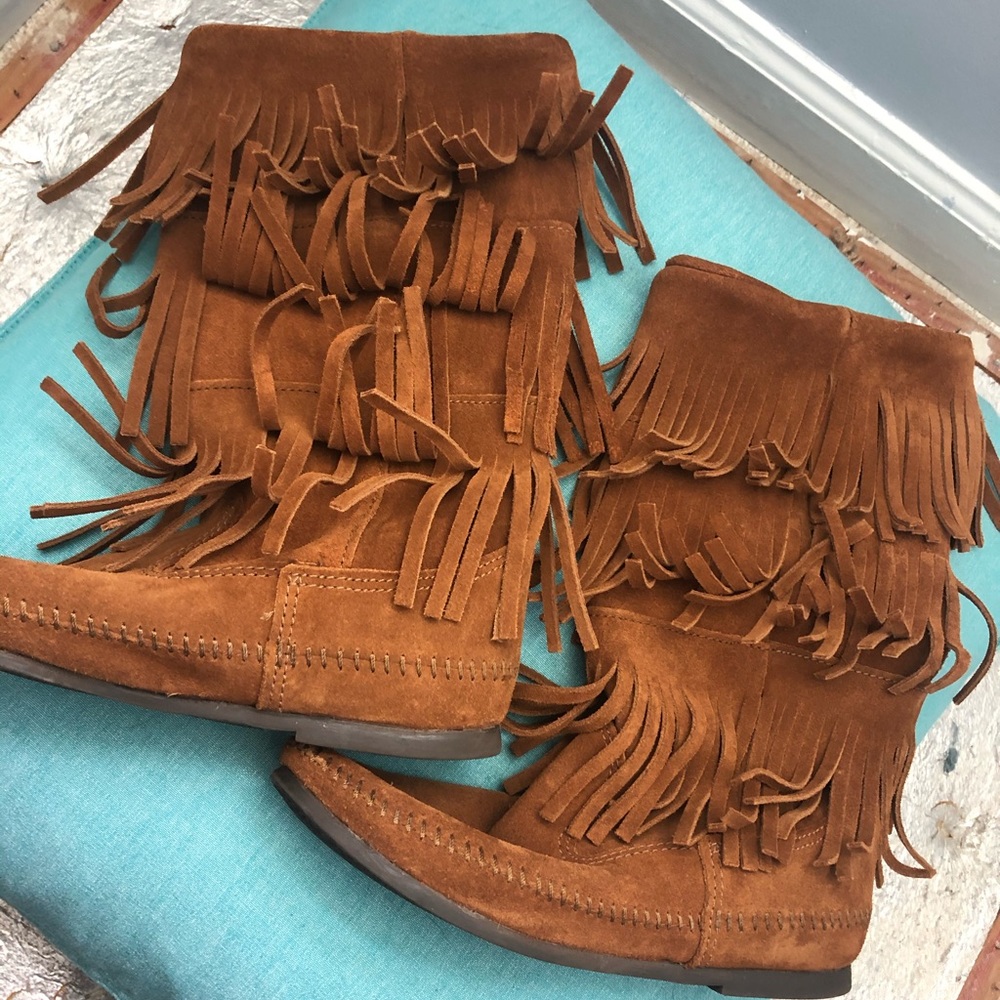 Minnetonka fringe boots